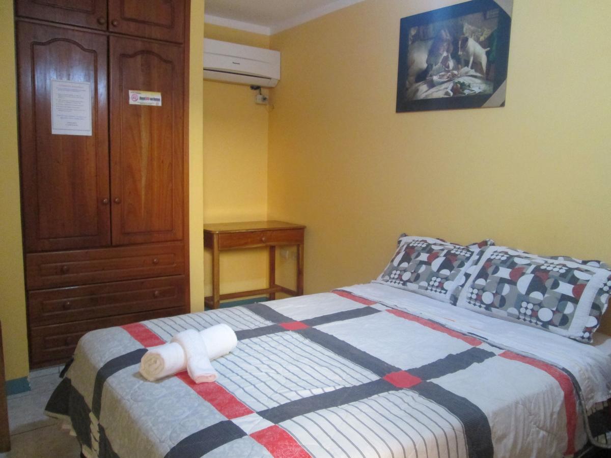 Hostal Leon Dormido Puerto Baquerizo Moreno Esterno foto
