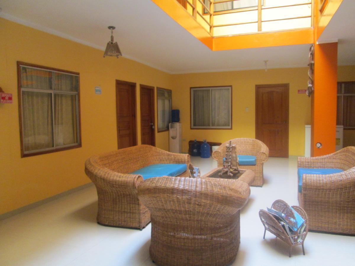 Hostal Leon Dormido Puerto Baquerizo Moreno Esterno foto