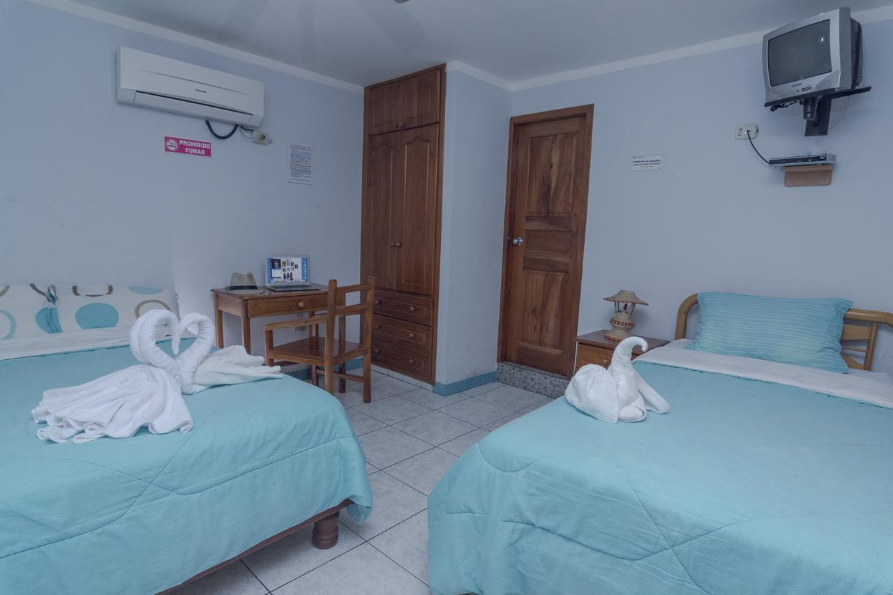 Hostal Leon Dormido Puerto Baquerizo Moreno Esterno foto