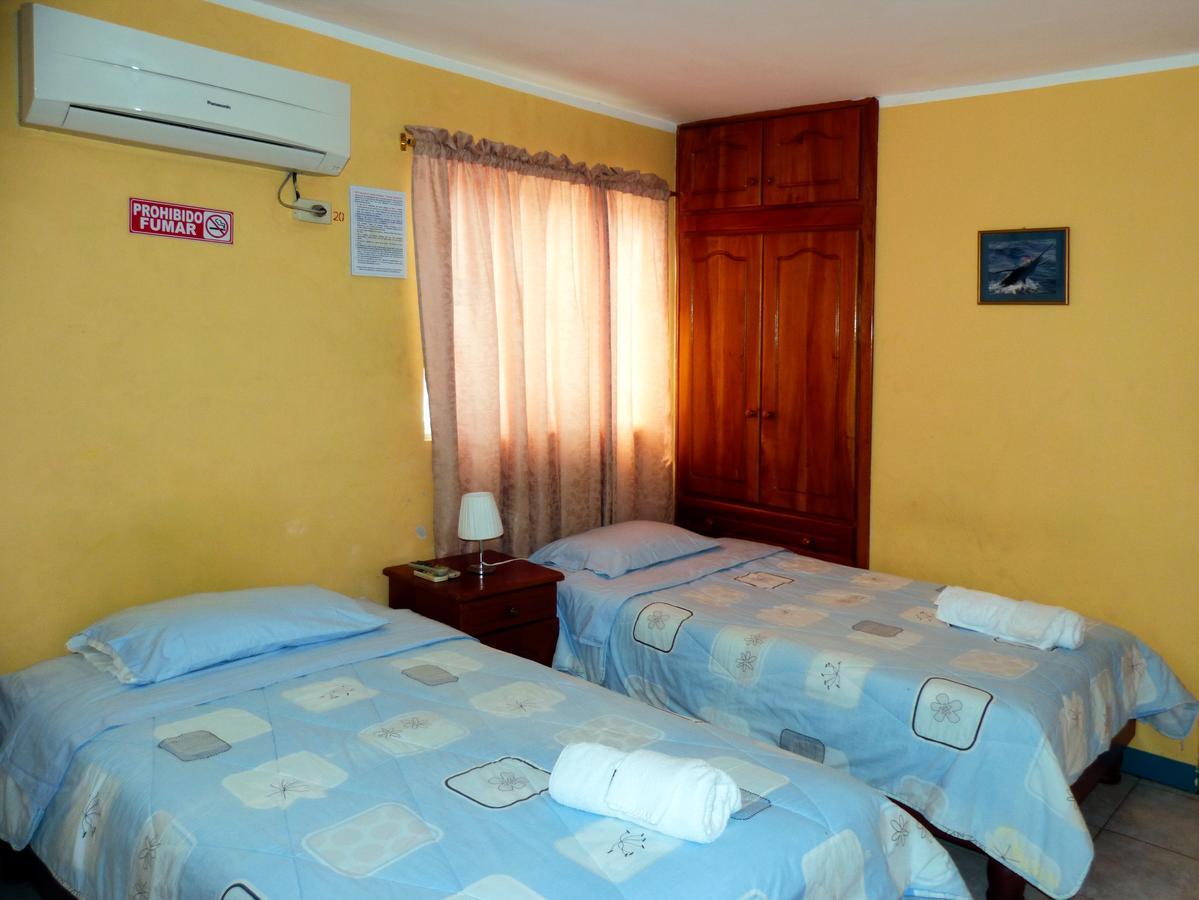 Hostal Leon Dormido Puerto Baquerizo Moreno Esterno foto