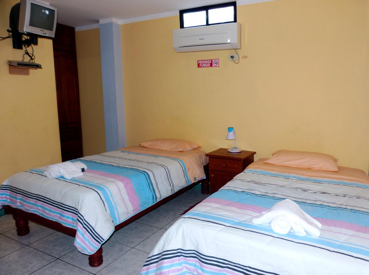 Hostal Leon Dormido Puerto Baquerizo Moreno Esterno foto