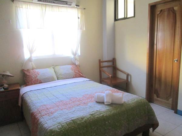 Hostal Leon Dormido Puerto Baquerizo Moreno Esterno foto